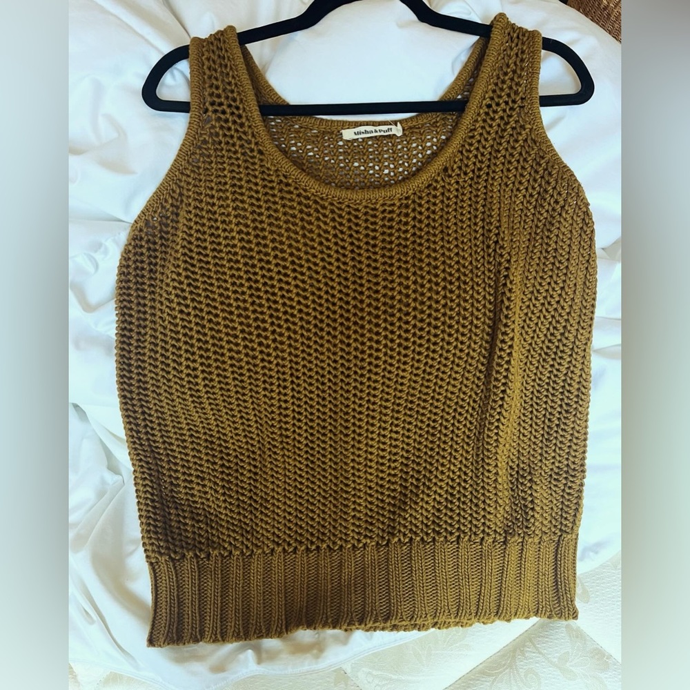 Misha & Puff net tank